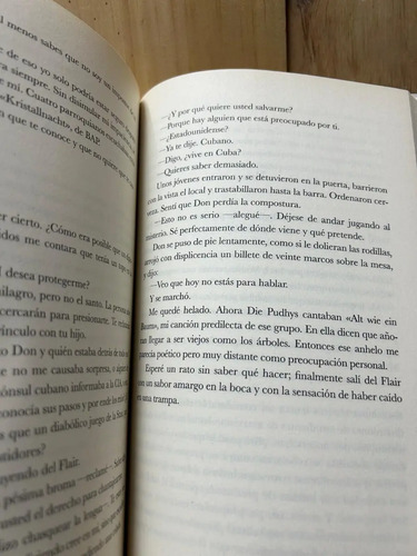 Detrás Del Muro Roberto Ampuero