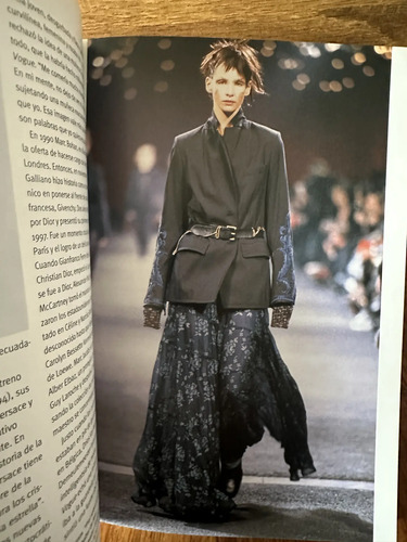 Moda Siglo Xx Linda Watson