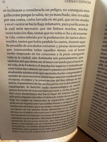 La Tejedora De Coronas - Germán Espinosa