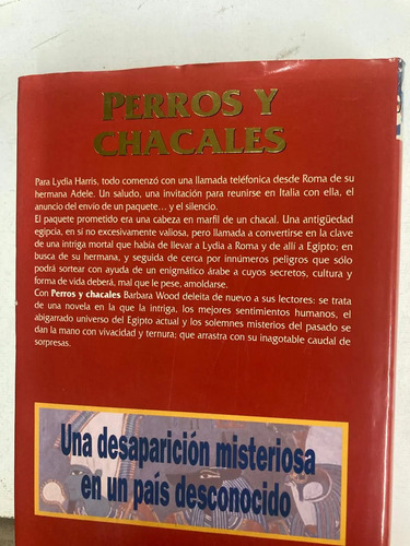 Perros Y Chacales - Barbara Wood