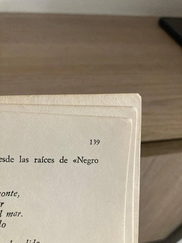 Un Poeta Y Un Continente - Mirta Aguirre