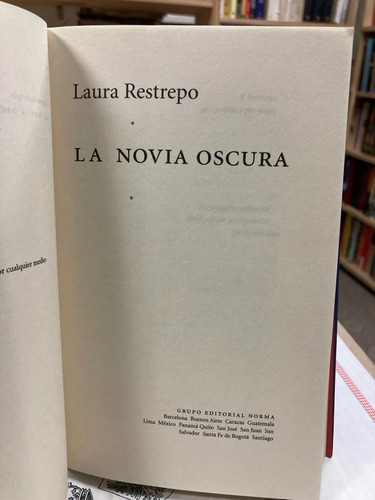 La Novia Oscura - Laura Restrepo