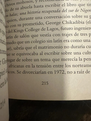 Algo Alrededor De Tu Cuello - Chimamanda Ngozi Adichie