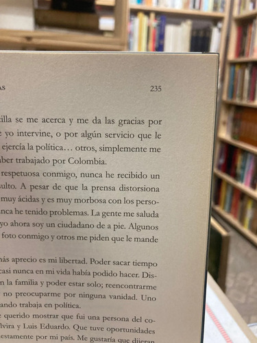 O Cambiamos O Nos Cambian - Fabio Valencia Cossio