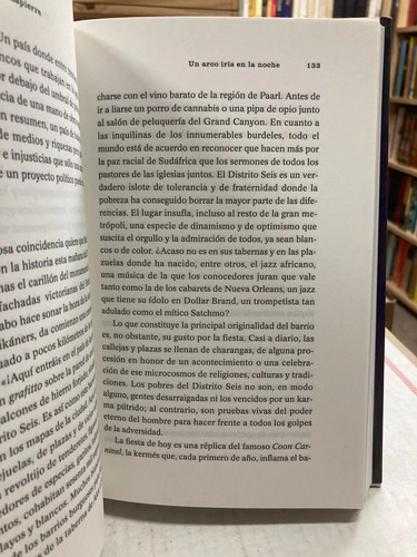 Un Arco Iris En La Noche - Dominique Lapierre