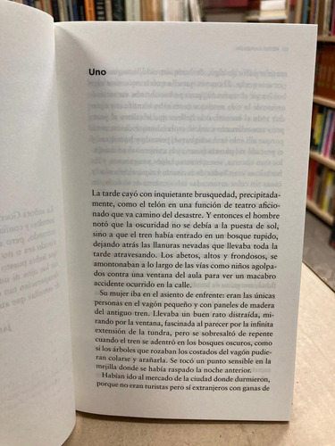 Lo Que Pasa De Noche - Peter Cameron