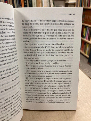 Lo Que Pasa De Noche - Peter Cameron