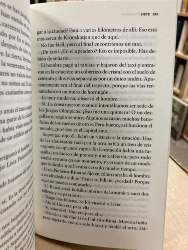 Lo Que Pasa De Noche - Peter Cameron