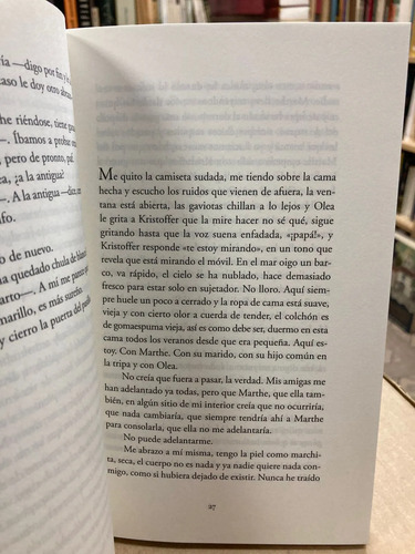 Adultos - Marie Aubert