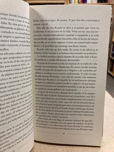Inventate Algo - Chuck Palahniuk