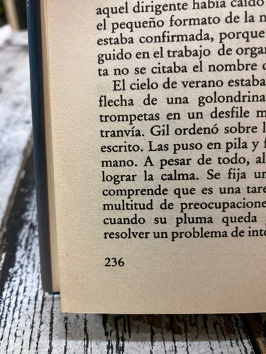 El Poder Cambia De Manos - Czeslaw Milosz
