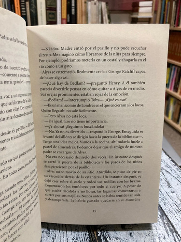 Los Ladrones De Londres - Renée Holler