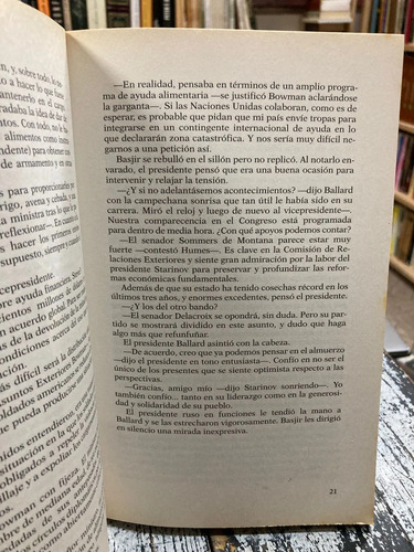 Juegos De Poder, Politika - Tom Clancy