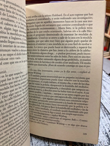 Asesinato En La Calle Hickory - Agatha Christie