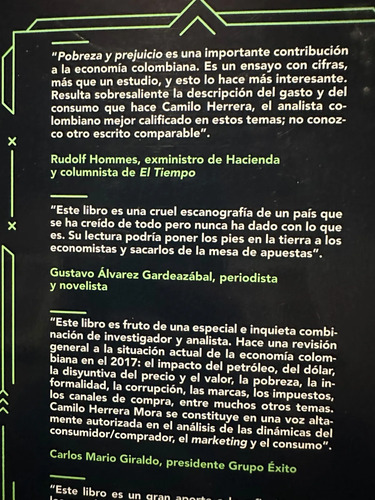 Pobreza Y Prejuicio - Camilo Herrera Mora